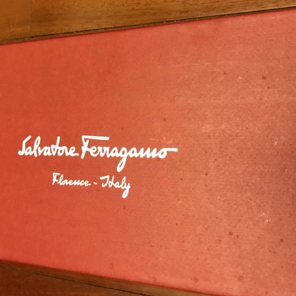 Size 9 Ferragamo Tortoise Varina Flats - Picture 5 of 5